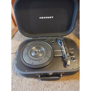 Copied - Crosley CR8009ABK Discovery Vintage Bluetoothin/Out 3-Speed